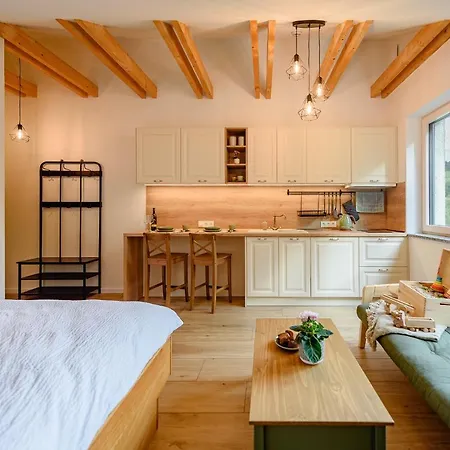 Dom Pri Jazere, شقة