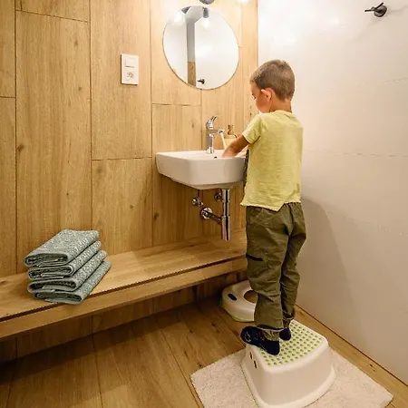 Dom Pri Jazere, Apartamento Bešeňová