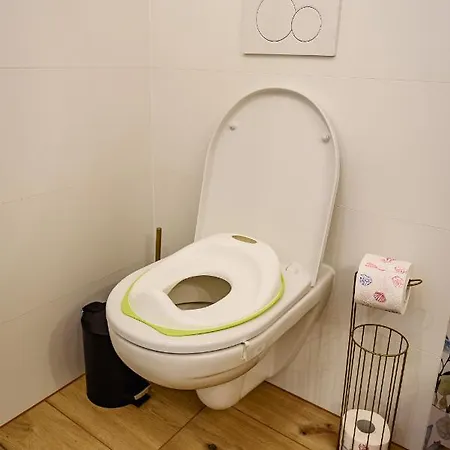 Dom Pri Jazere, Bešeňová