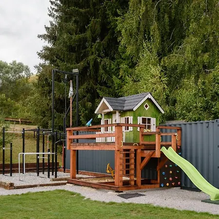 Dom Pri Jazere, * Bešeňová