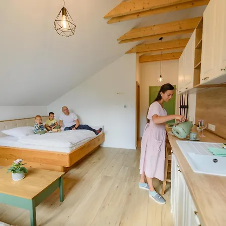 Dom Pri Jazere, Bešeňová