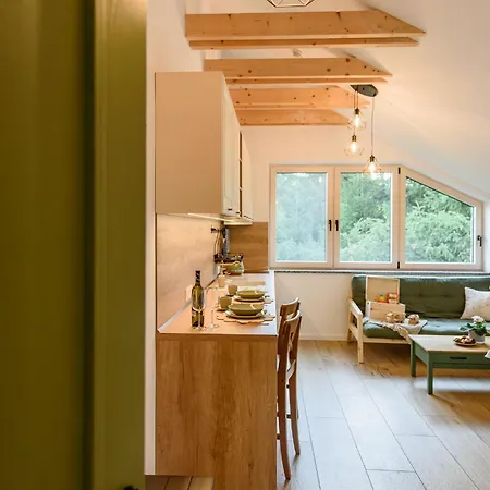 Dom Pri Jazere, Bešeňová