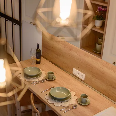 Dom Pri Jazere, * Bešeňová