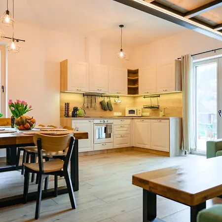 Dom Pri Jazere, شقة