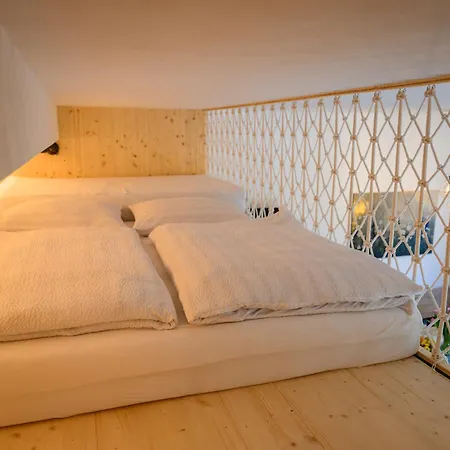 Dom Pri Jazere, Bešeňová